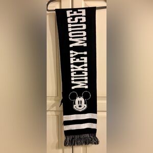 H&M Disney Mickey Mouse Black and White knit Scarf